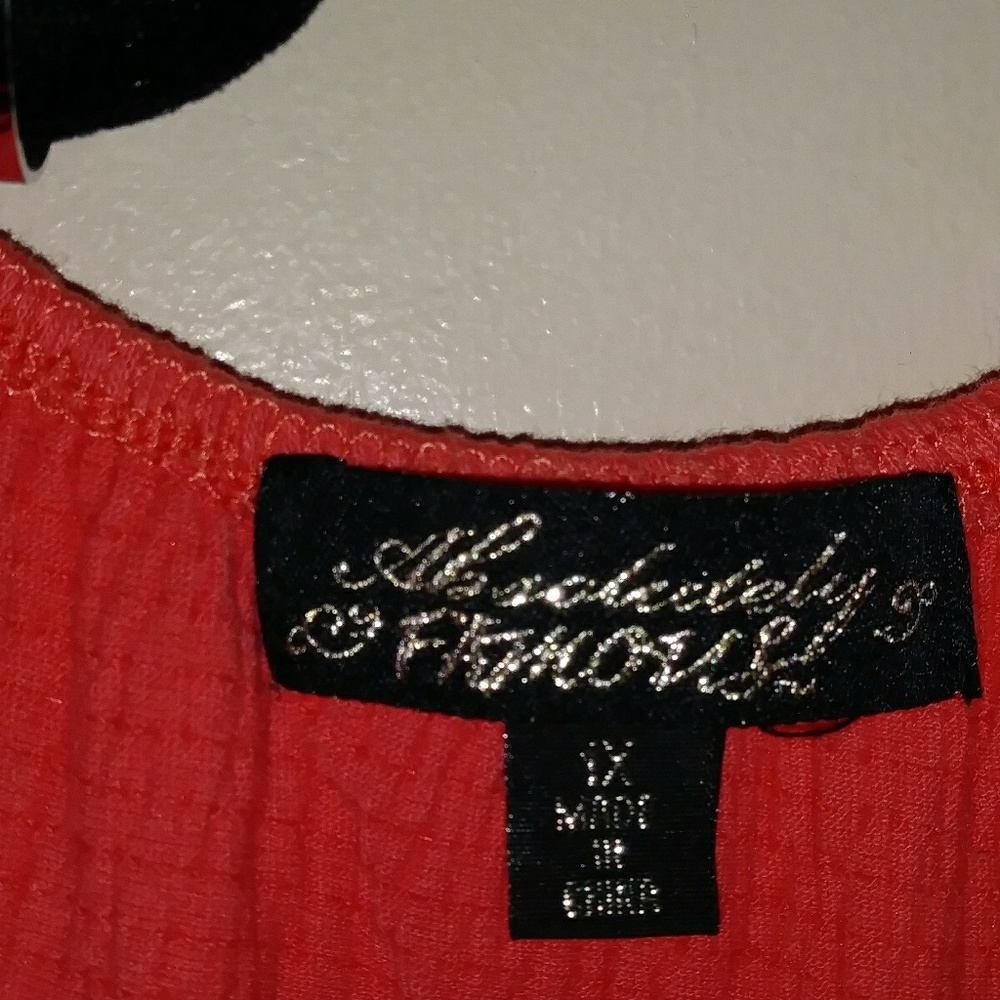 Beautiful Blouse - Picture 3 of 3